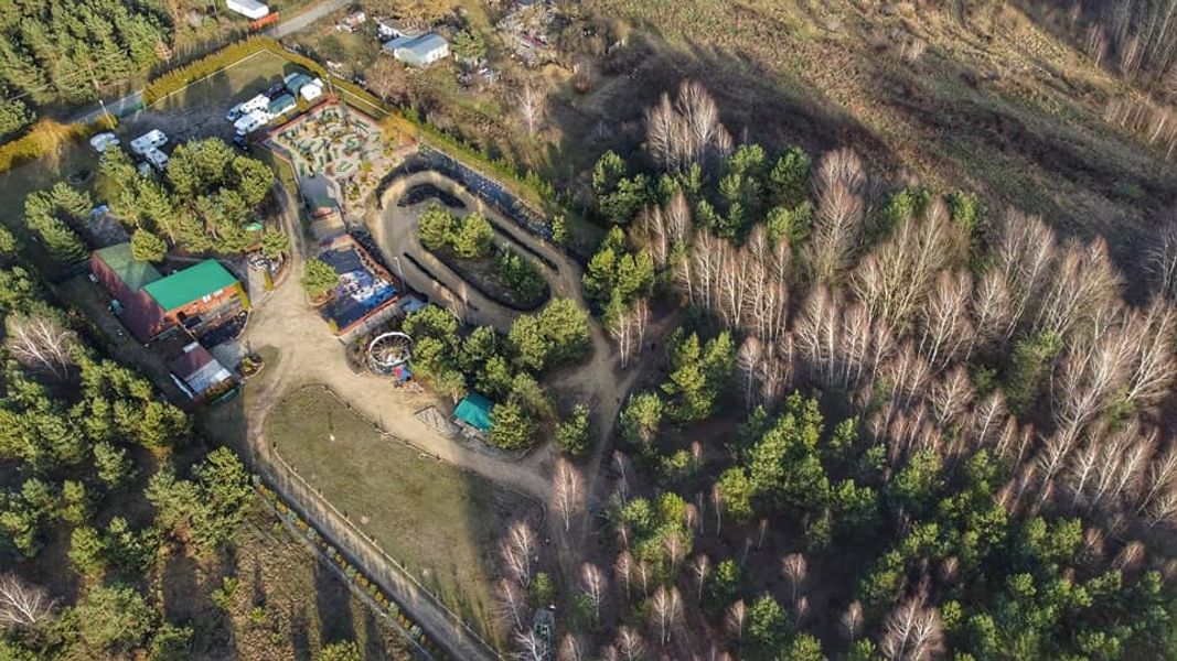 Dzieci bawiące się w Krainie Przygód